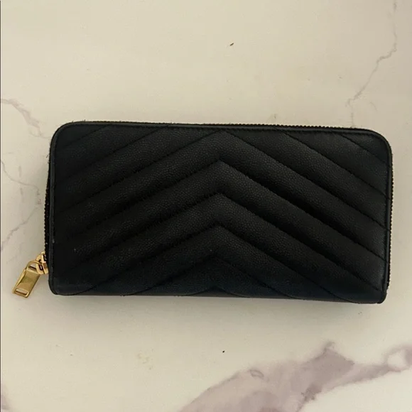 Yves Saint Laurent Black Quilted Wallet with Gold Logo - Picture 2 of 4